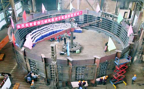 三峽發(fā)電廠(chǎng)7號(hào)機(jī)組組裝現(xiàn)場(chǎng)